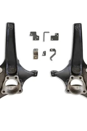 Luxury MaxTrac 19-20 GM C1500 2WD 3.5in Front Lift Spindles w/Extended DOT Compliant Brake Lines